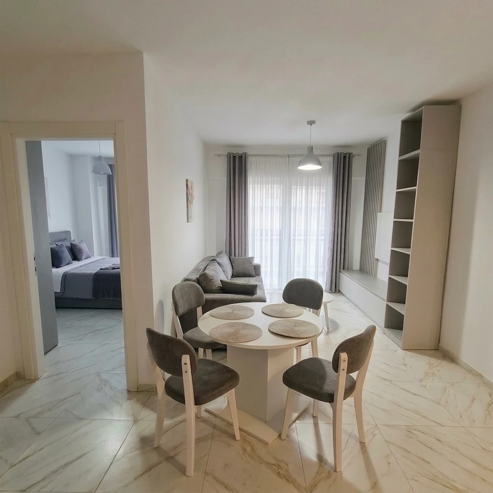 Stylowe detale i wykończenie wnętrz w apartamencie Blue Oasis